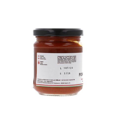 Tomate pasta de tomate tomate y albahaca